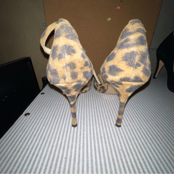 MARION PARKE LEOPARD ANKLE STRAP PUMP - Picture 7 of 10